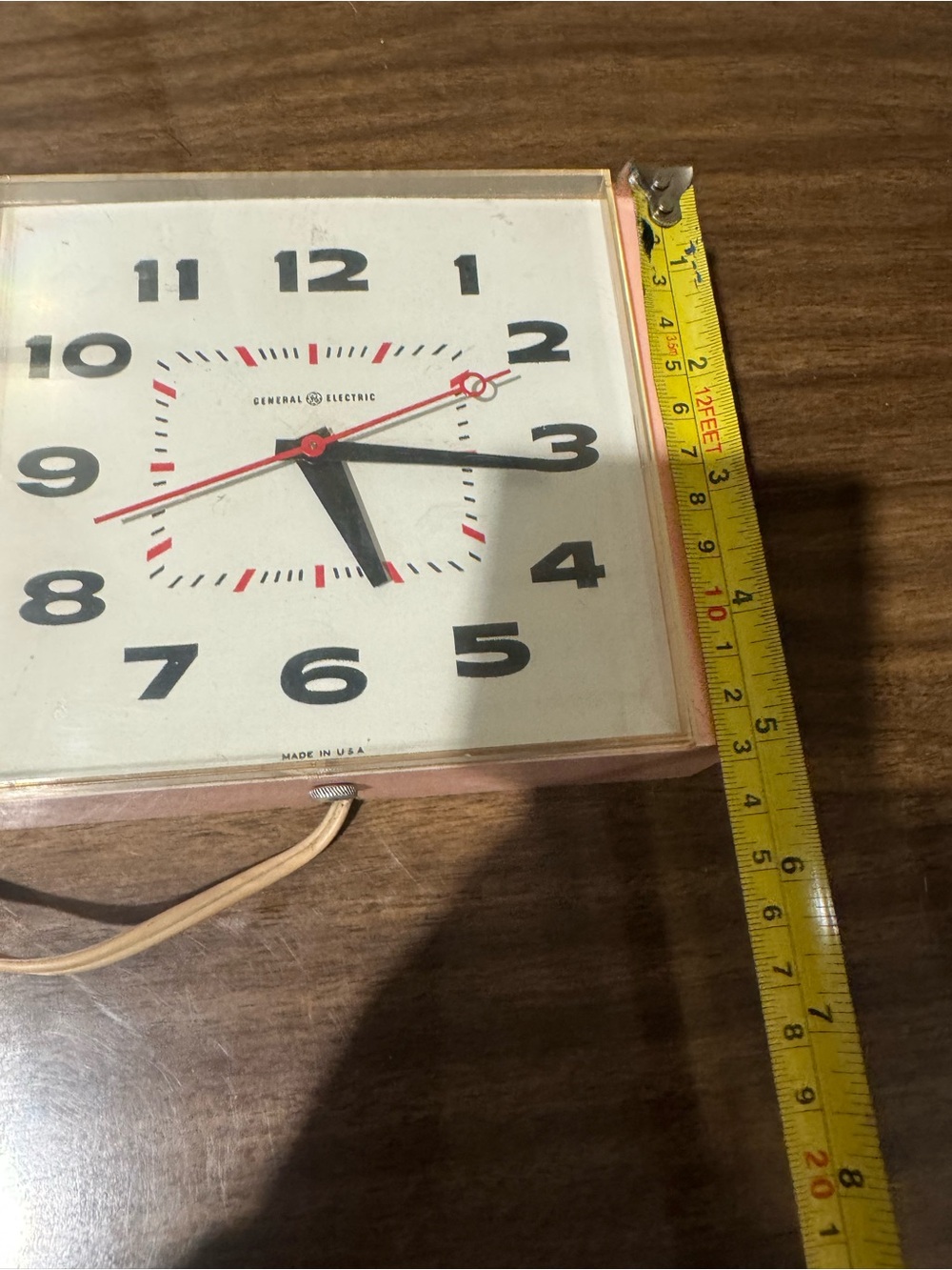 Vintage 1950s Pink General Electric clock - Picture 5 of 6